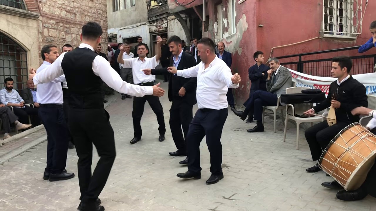 Antalya’da Profesyonel Davul Zurna Ekibiyle Küçük Aile Kutlamalarından Büyük Festival ve Düğün Organizasyonlarına Kadar Her Ölçekte Etkinliğe Uygun Coşkulu Performanslar Sunarak Unutulmaz Anlar Yaşatıyoruz