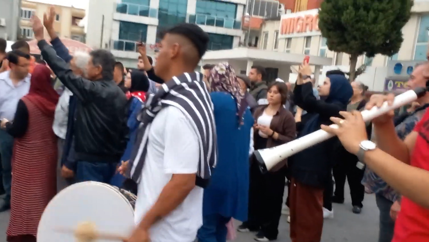 Antalya’da Asker Uğurlamalarında Davul Zurnanın Gurur Dolu Coşkusu